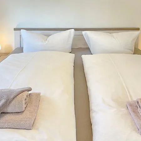 Wachtelkoenig Holiday home *